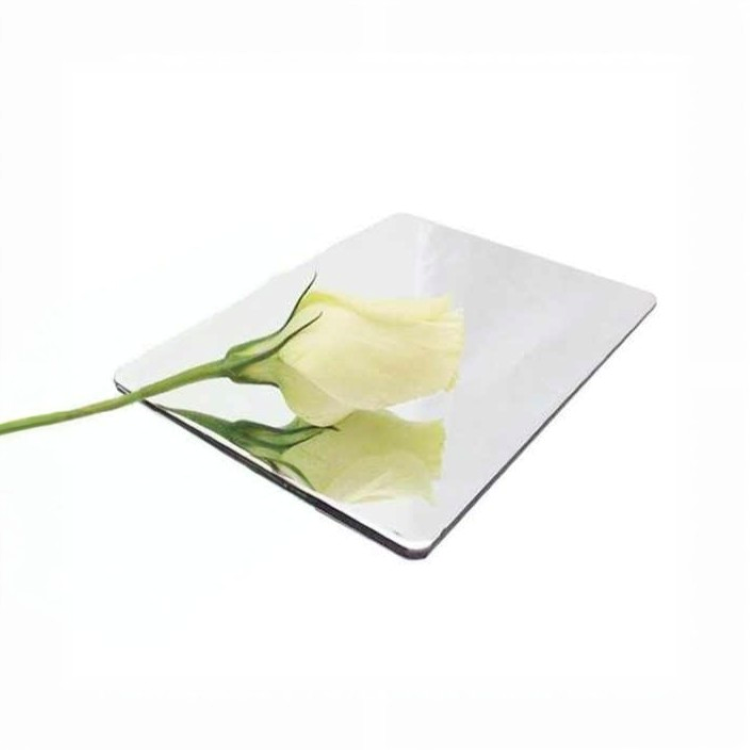 Apa sing Ndadekake Panel Komposit Aluminium Mirror Silver dadi Pilihan sing Apik kanggo Proyek Sampeyan